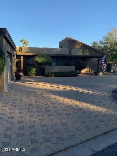 524 W HILLVIEW Circle, Mesa, AZ 85201