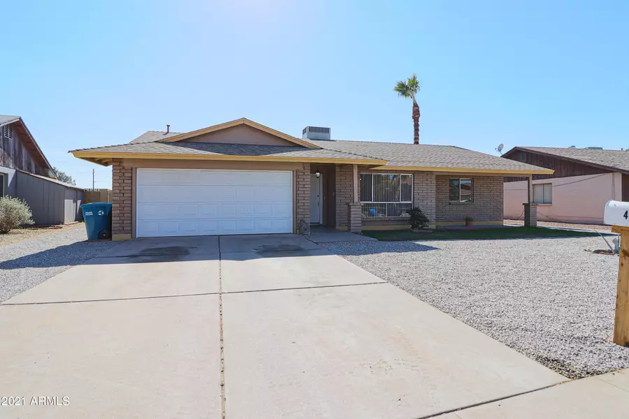 4425 W MERCER Lane, Glendale, AZ 85304