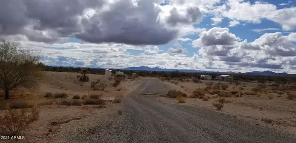 Bouse, AZ 85325,0 El Vogel Way #066