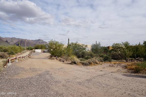 Apache Junction, AZ 85119,333 S LA BARGE Road