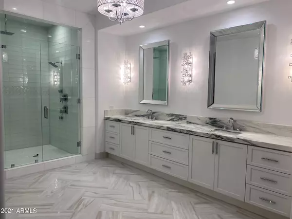 Paradise Valley, AZ 85253,7002 E SAN MIGUEL Avenue