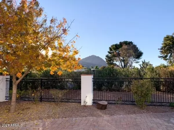 Paradise Valley, AZ 85253,7002 E SAN MIGUEL Avenue