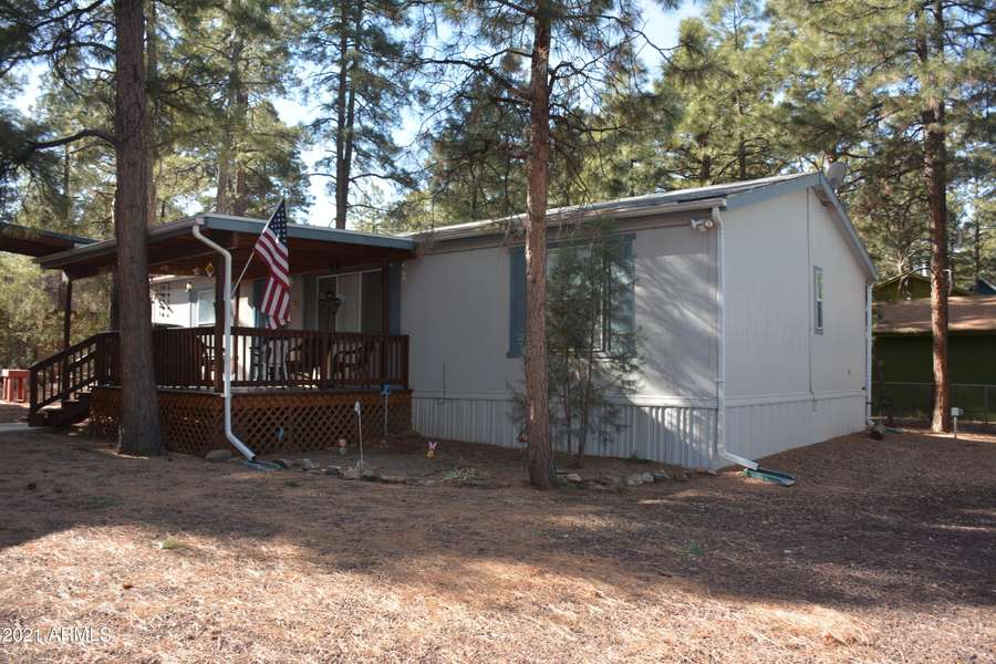 2141 S WOODS Drive, Overgaard, AZ 85933