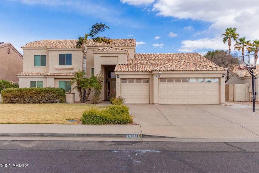 1637 N SUNDIAL --, Mesa, AZ 85205