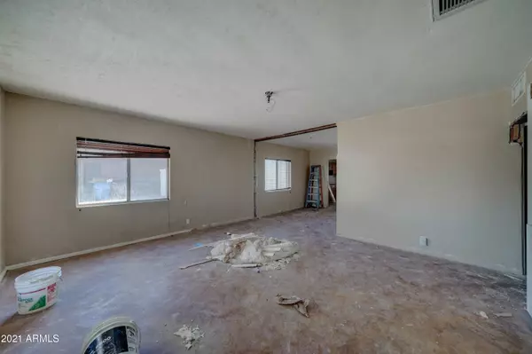 Phoenix, AZ 85016,1725 E VERDE Lane