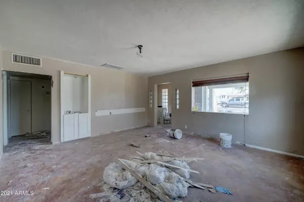 Phoenix, AZ 85016,1725 E VERDE Lane