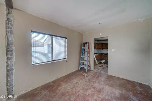 Phoenix, AZ 85016,1725 E VERDE Lane