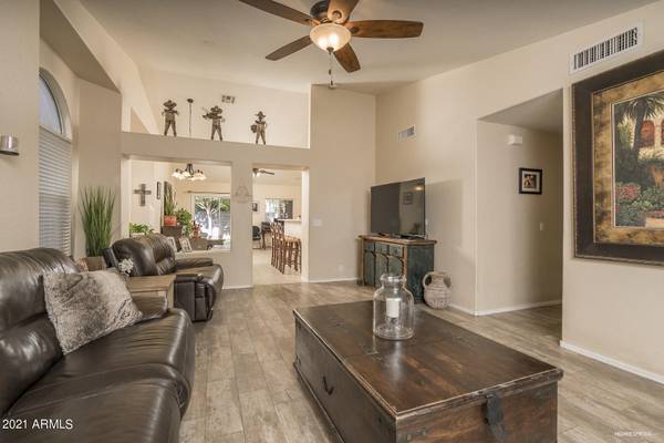 Chandler, AZ 85225,832 W SARAGOSA Street