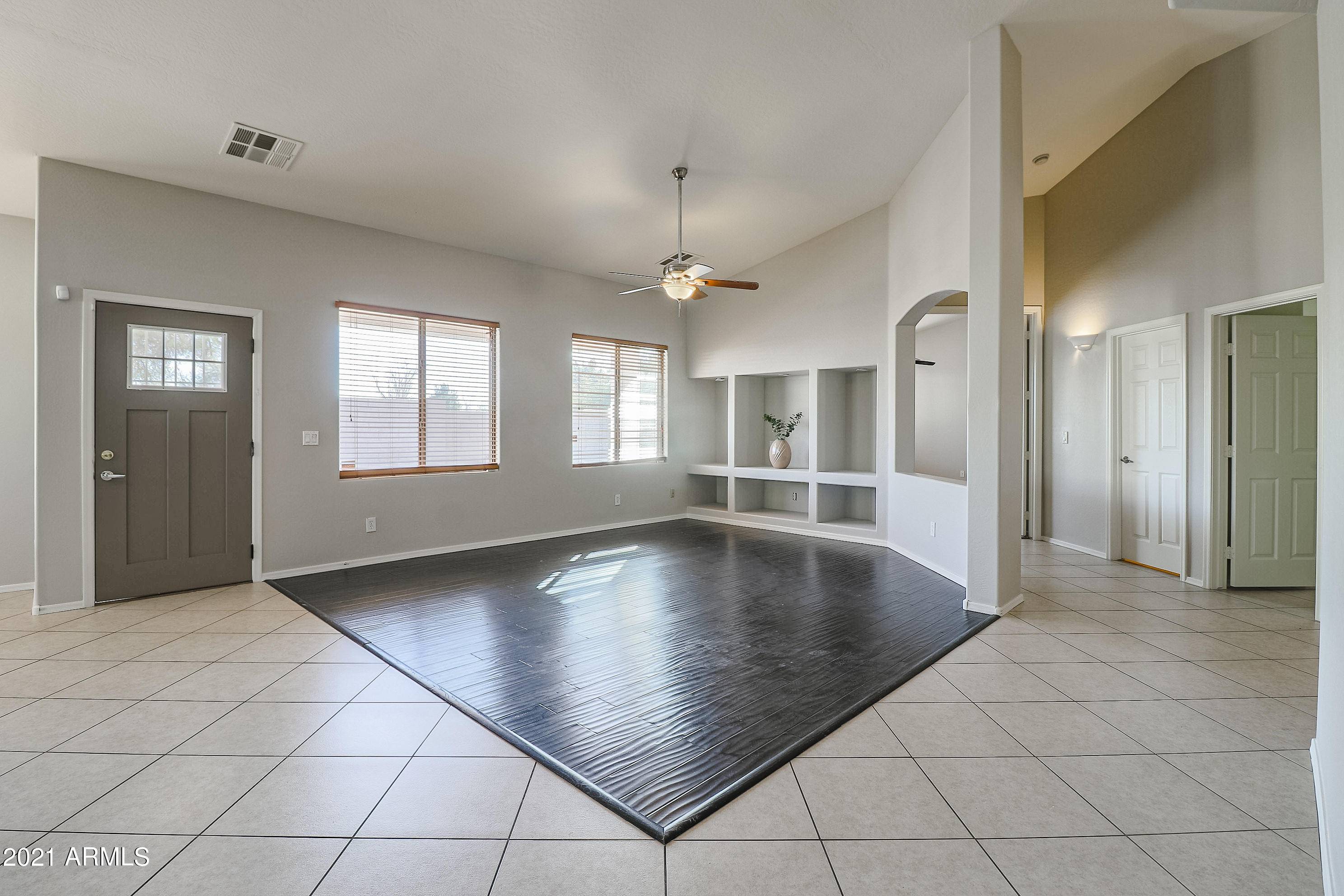 Phoenix, AZ 85033,7321 W WOLF Street