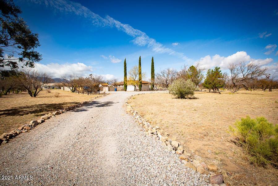 6876 S JAXEL Road, Hereford, AZ 85615