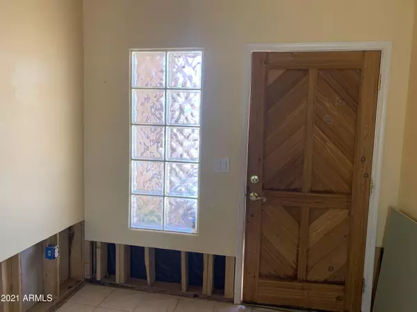 Phoenix, AZ 85086,1112 E CARLISE Road