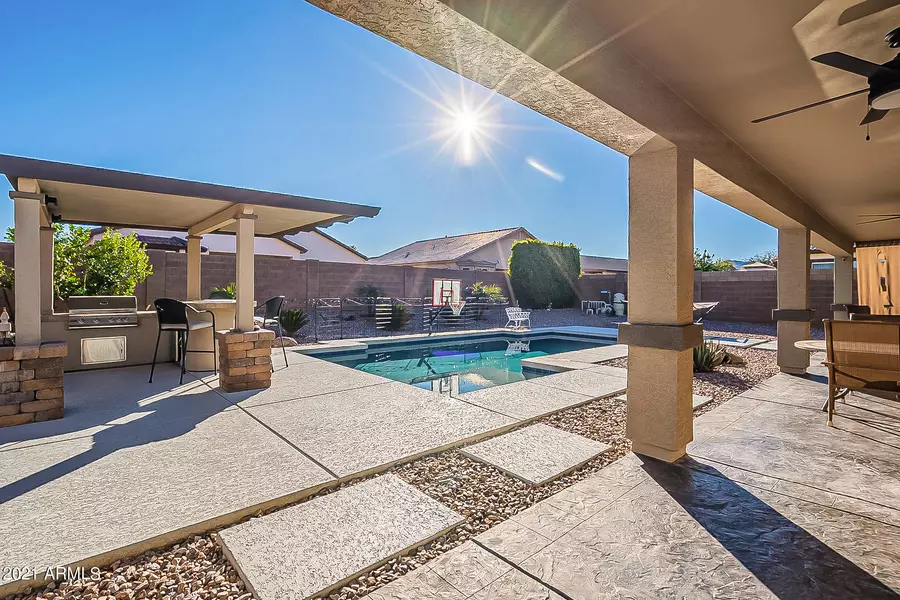 18207 W PORT AU PRINCE Lane, Surprise, AZ 85388