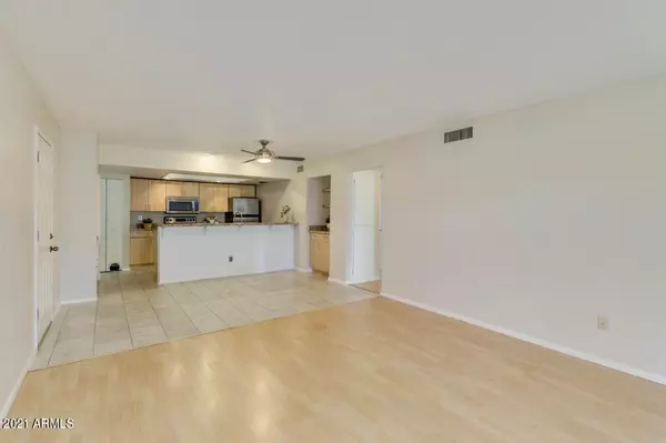 Mesa, AZ 85202,1920 W LINDNER Avenue #211