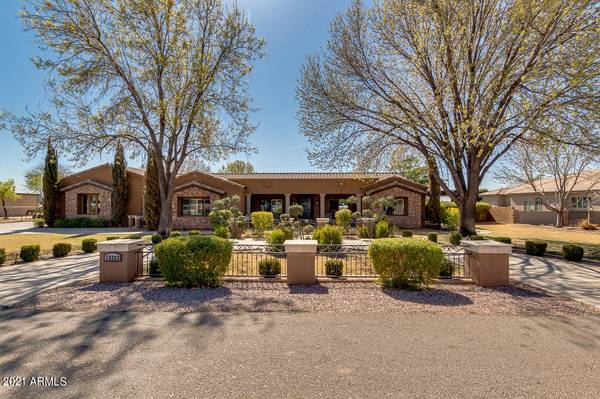 Gilbert, AZ 85298,15323 E VIA DEL RANCHO --