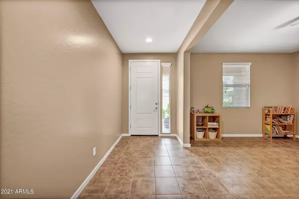 San Tan Valley, AZ 85140,806 W BLUE RIDGE Drive