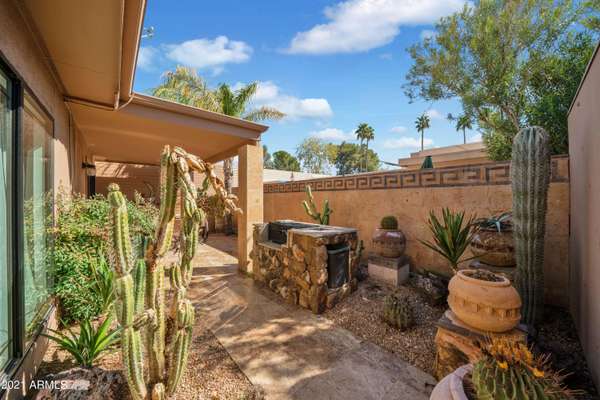 Scottsdale, AZ 85258,8779 E VIA DE ENCANTO --