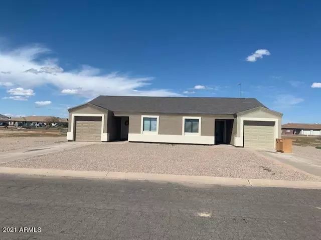 8212 W MAGNUM Drive, Arizona City, AZ 85123