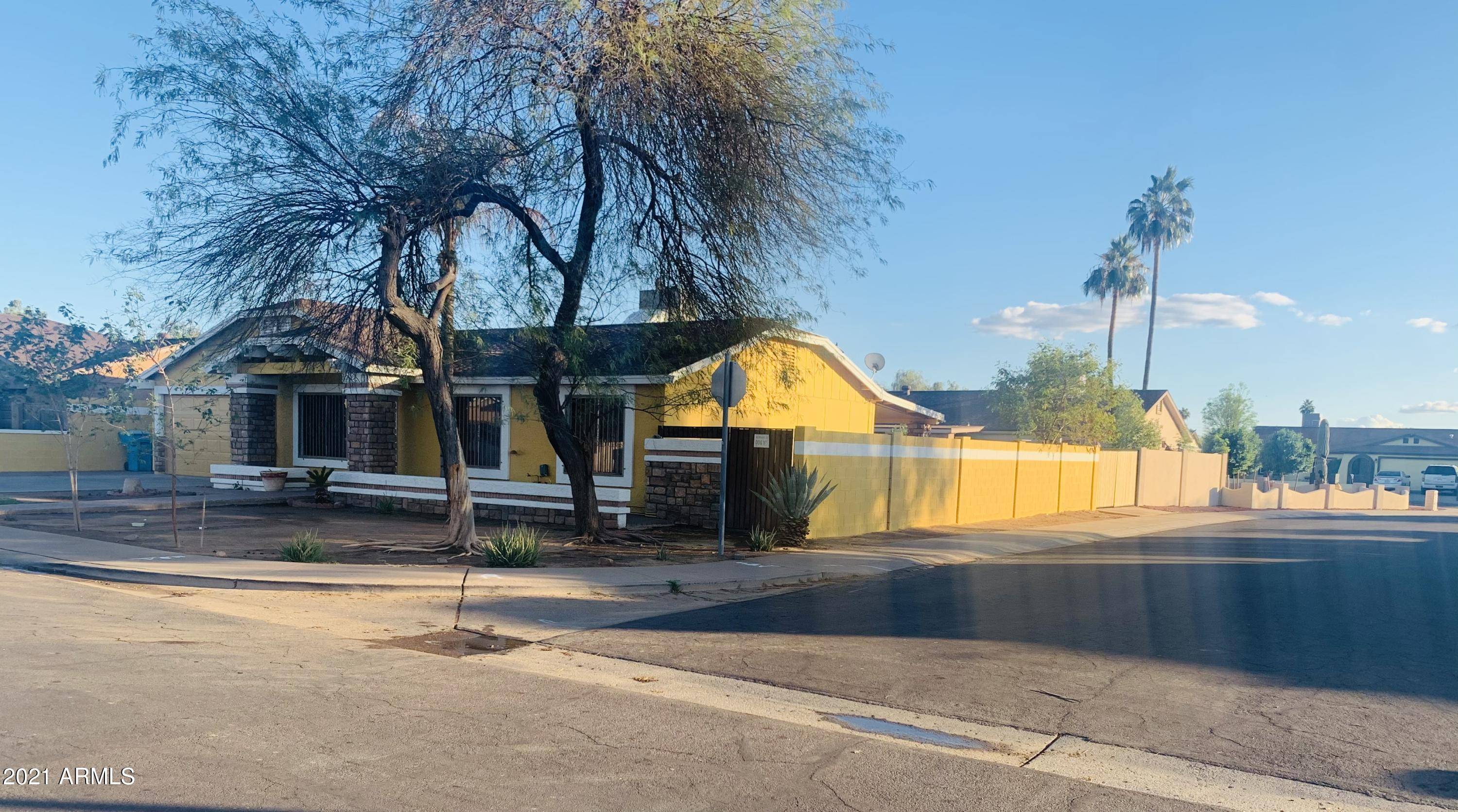 Phoenix, AZ 85033,6729 W CATALINA Drive