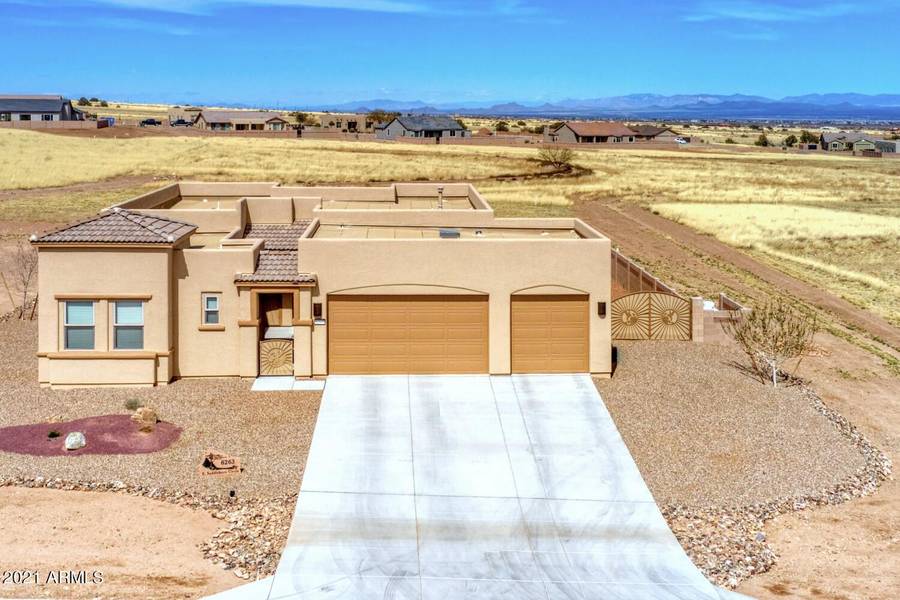 6263 E Saddlehorn Circle, Hereford, AZ 85615