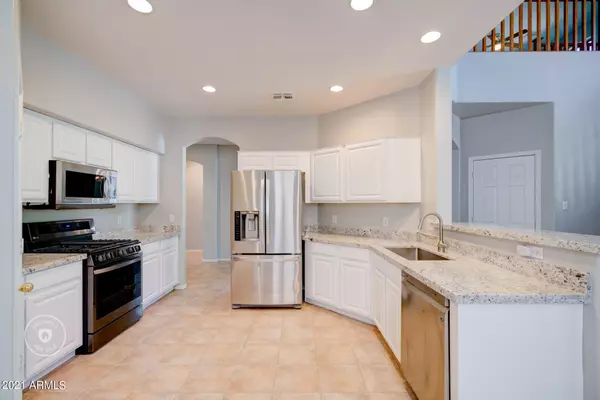 Phoenix, AZ 85042,6837 S 26TH Place