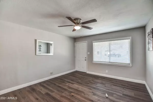 Phoenix, AZ 85015,2139 W ELM Street