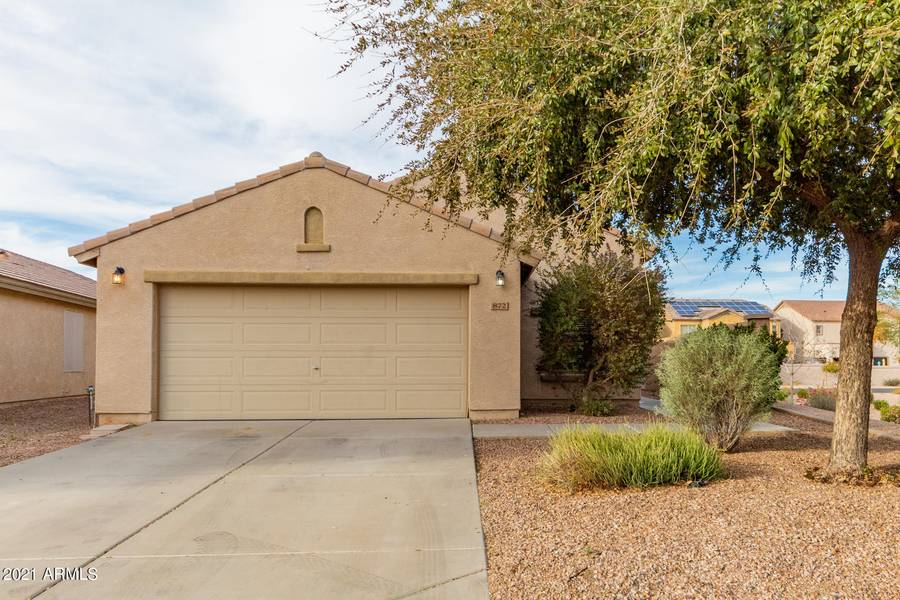 872 W DESERT SKY Drive, San Tan Valley, AZ 85143