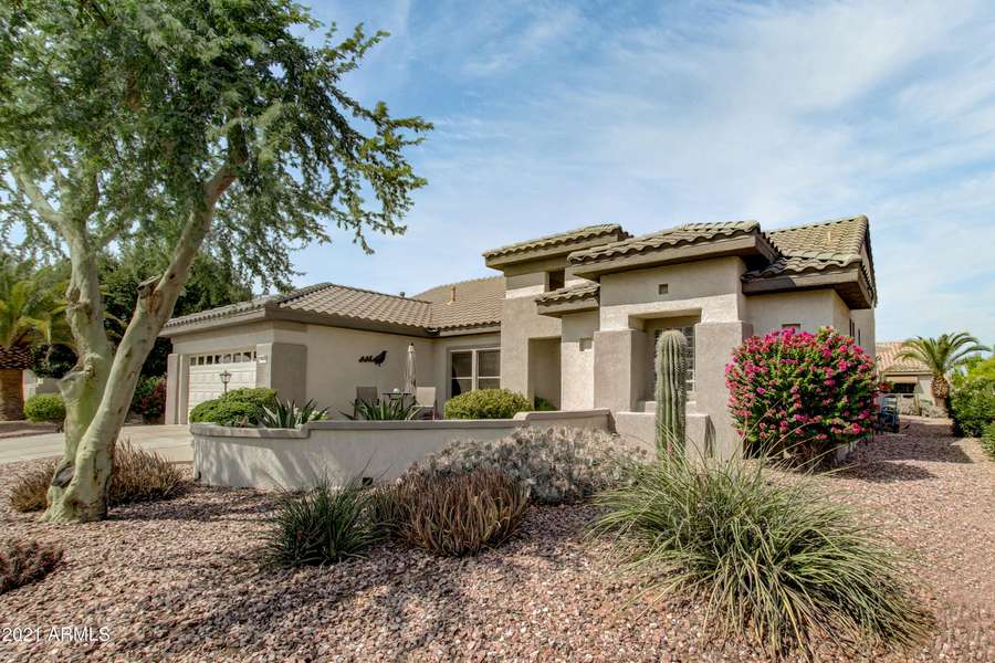 15718 W LINKSVIEW Drive, Surprise, AZ 85374