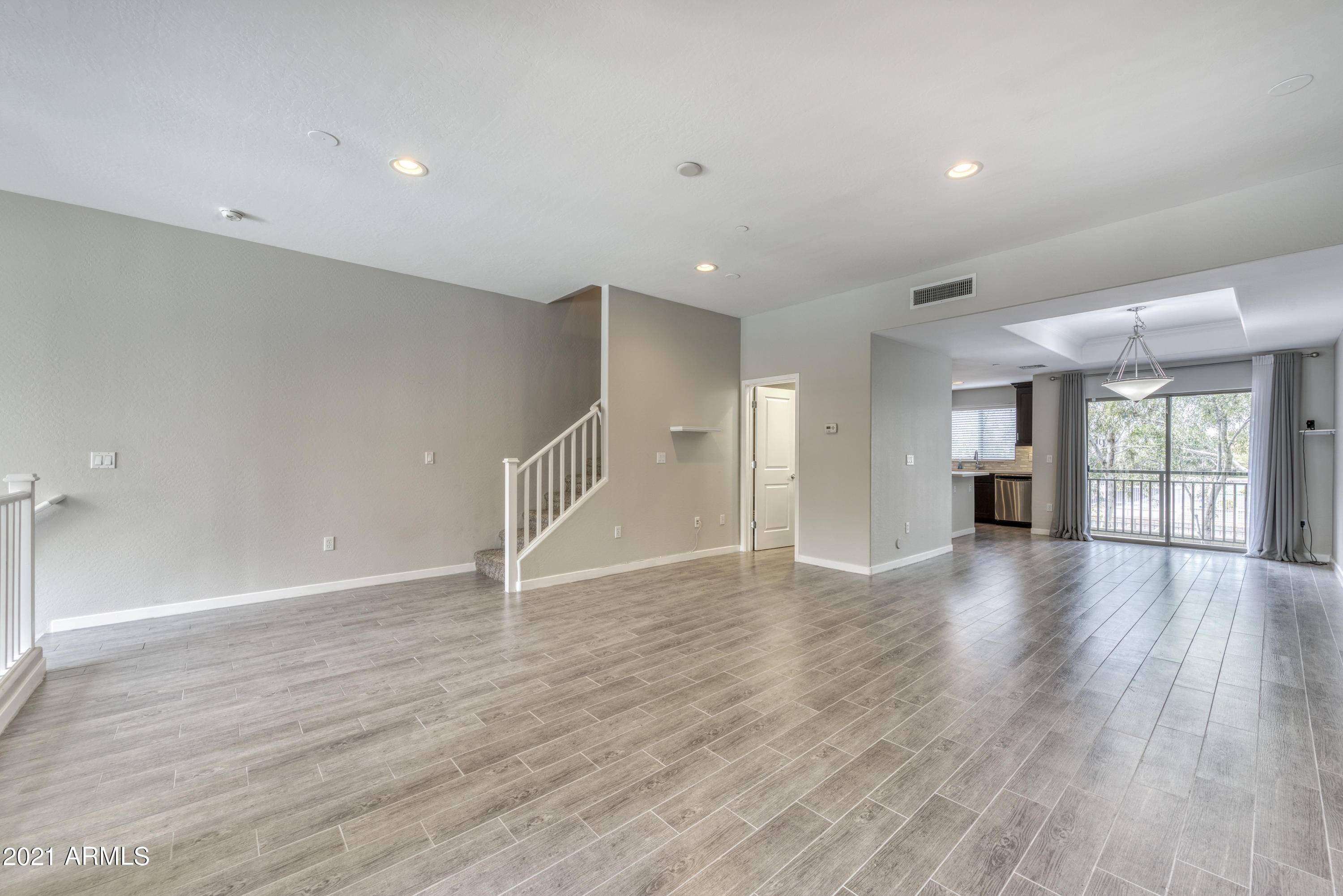 Phoenix, AZ 85014,815 E ROSE Lane #105