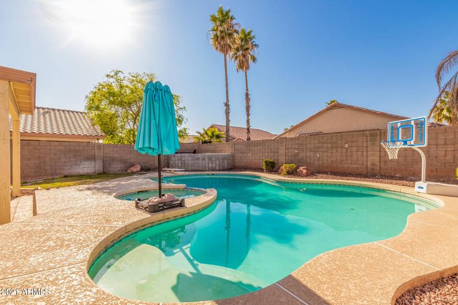 9730 W RUNION Drive, Peoria, AZ 85382