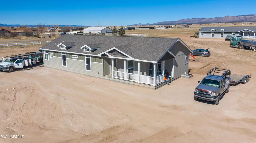 25990 N Riesling Lane, Paulden, AZ 86334