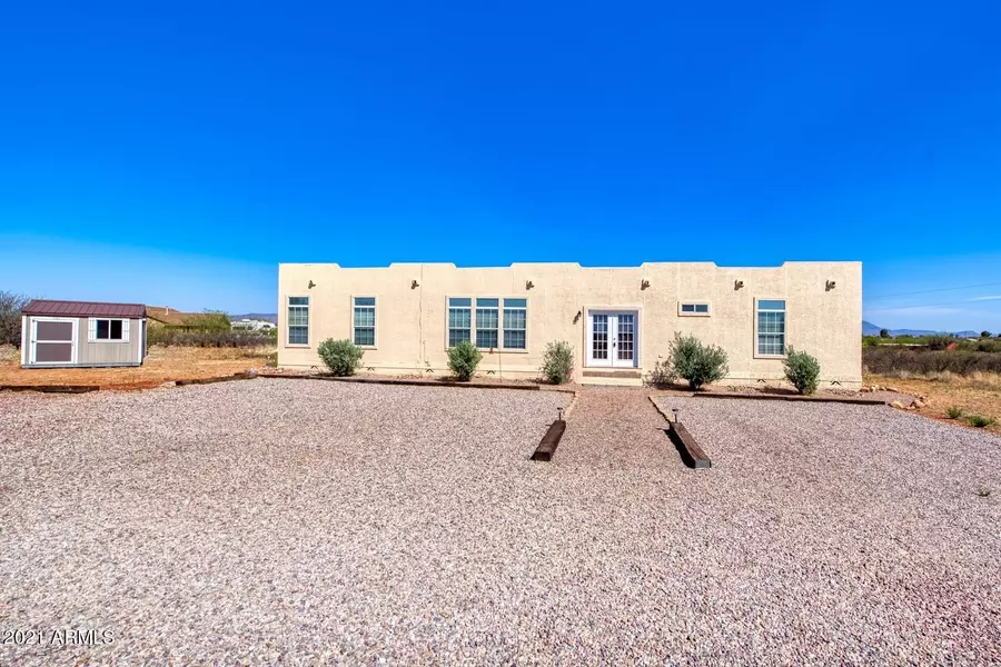 4385 S TATE LYNCH Lane, Sierra Vista, AZ 85650