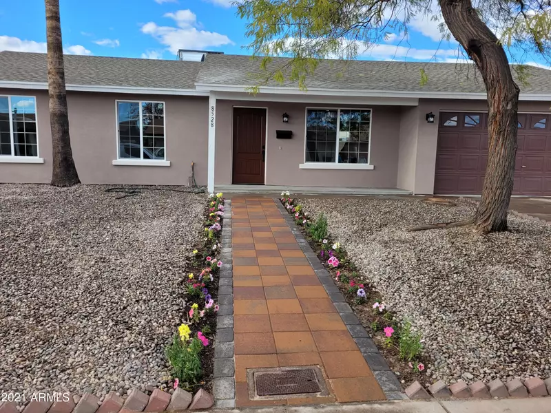 8528 W INDIANOLA Avenue, Phoenix, AZ 85037