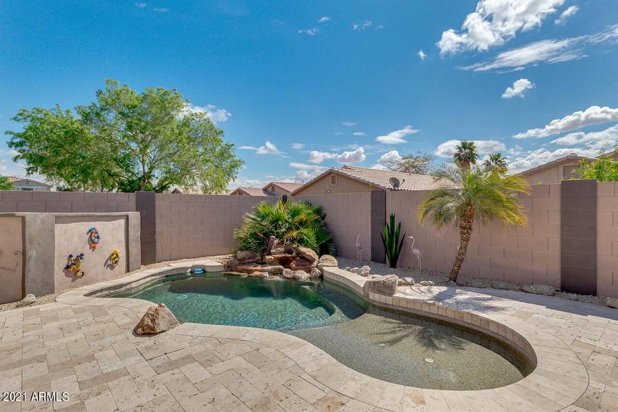 689 E SOLITUDE Trail, San Tan Valley, AZ 85143