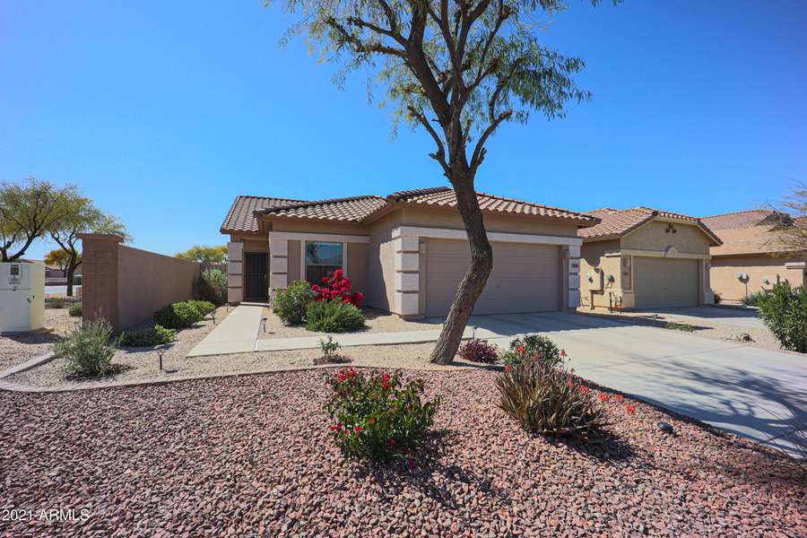 33466 N SANDSTONE Drive, San Tan Valley, AZ 85143