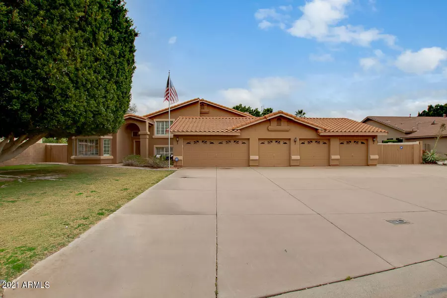 5443 W WEST WIND Drive, Glendale, AZ 85310