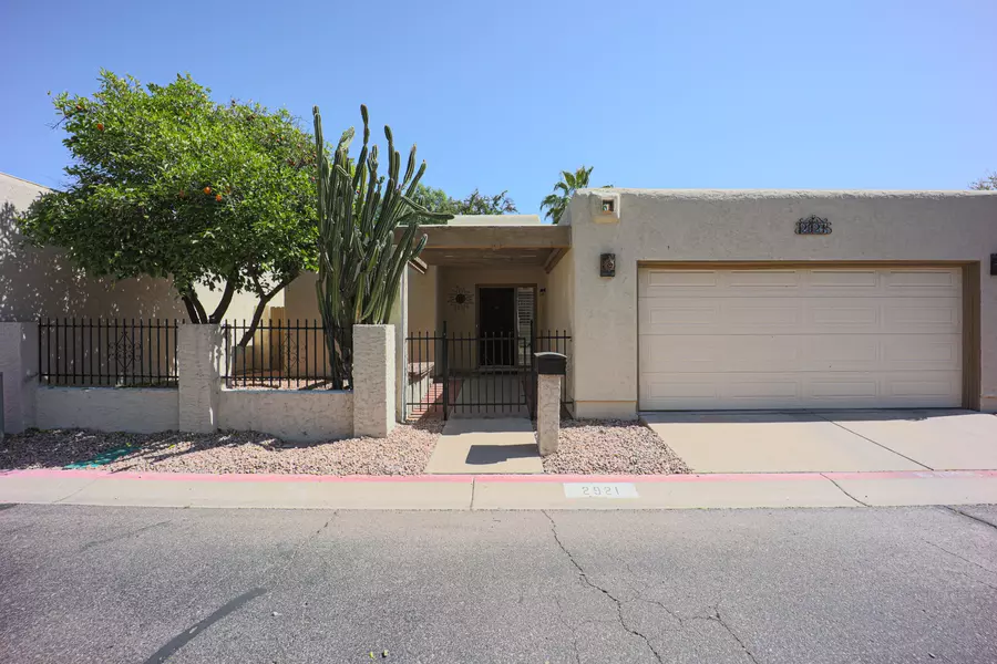 2921 W CHOLLA Street, Phoenix, AZ 85029