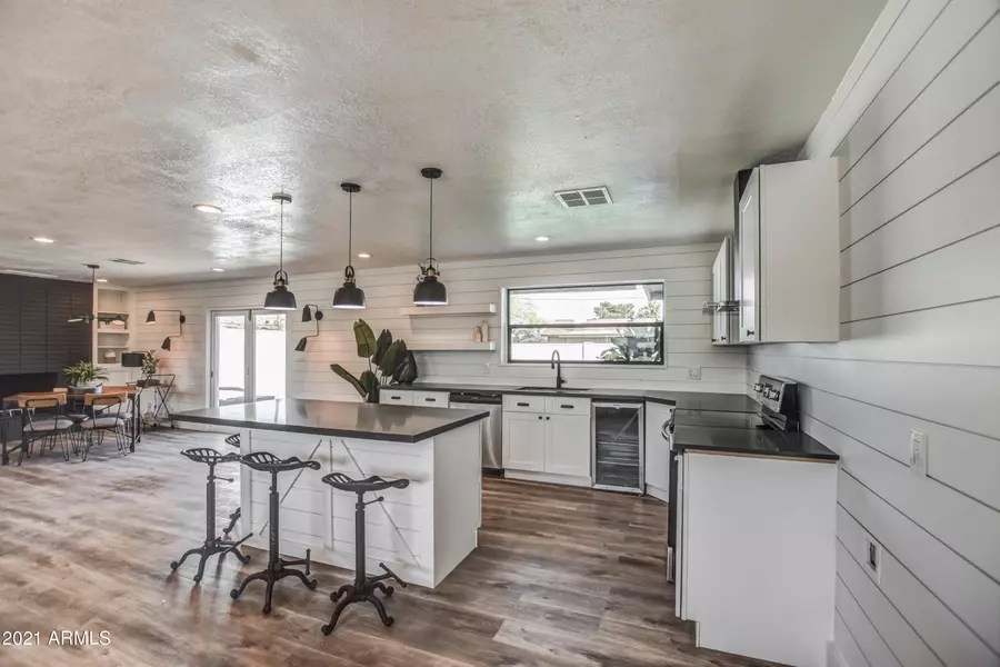 3212 E CAPTAIN DREYFUS Avenue, Phoenix, AZ 85032