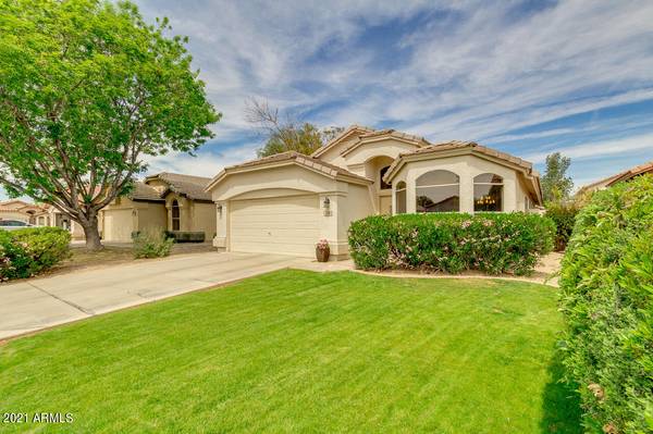 598 E KYLE Drive, Gilbert, AZ 85296