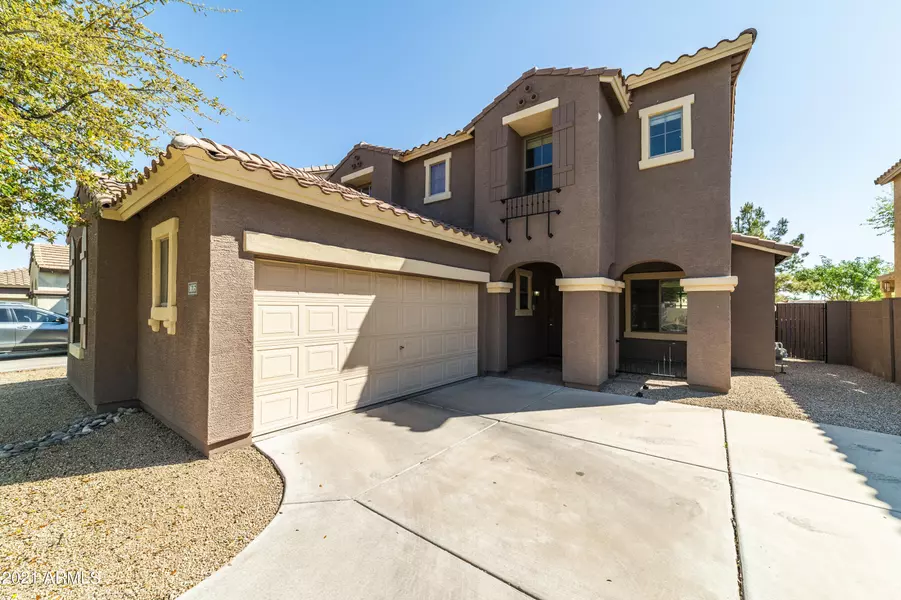 1635 S STARLING Drive, Gilbert, AZ 85295