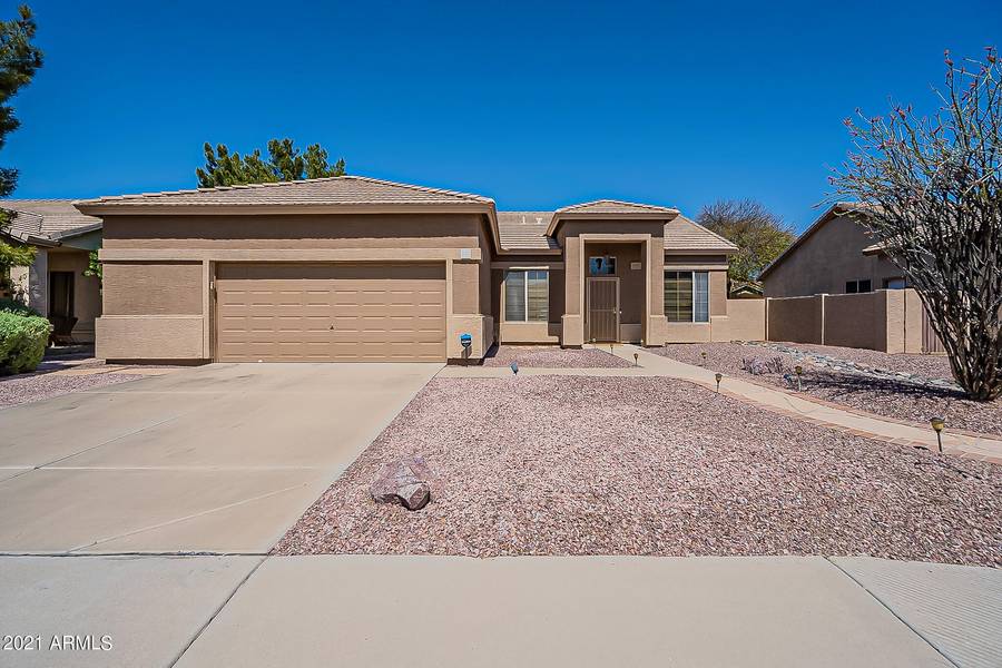 252 E SMOKE TREE Road, Gilbert, AZ 85296