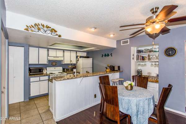 Mesa, AZ 85202,1920 W LINDNER Avenue #215