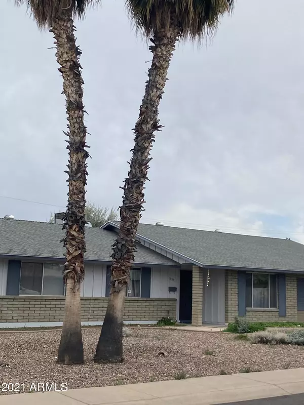 Phoenix, AZ 85028,3037 E LUPINE Avenue