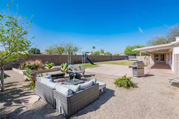 Chandler, AZ 85225,1002 N LAYMAN Court