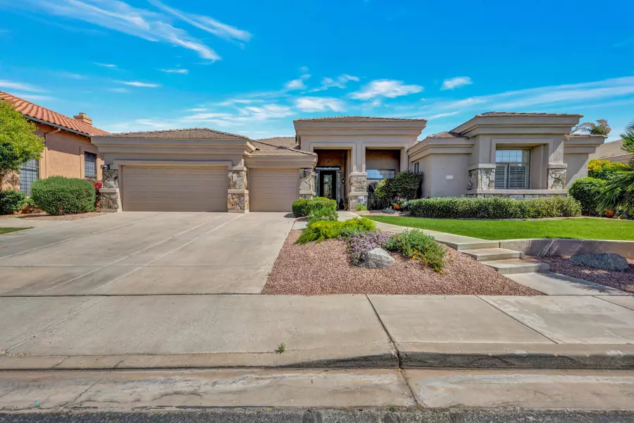 3621 S GREYTHORNE Way, Chandler, AZ 85248