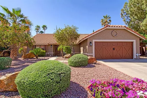 5701 E ANGELA Drive, Scottsdale, AZ 85254