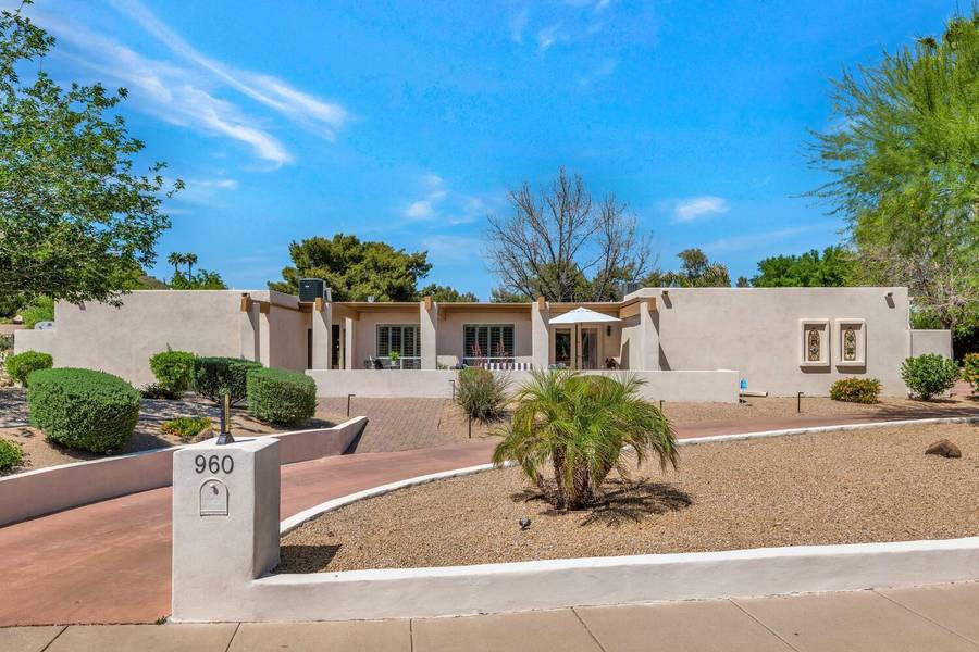 960 W MOON VALLEY Drive, Phoenix, AZ 85023