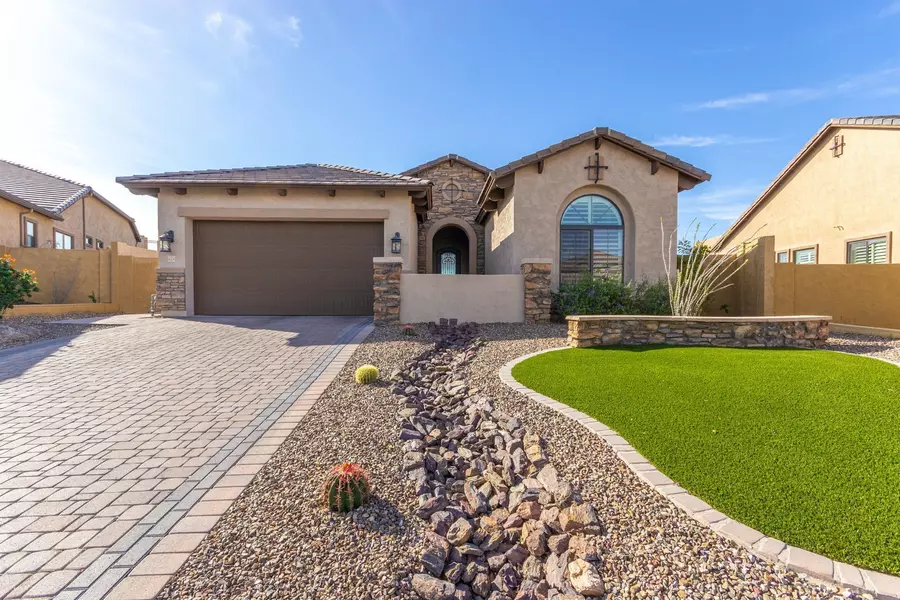 9009 E June Circle, Mesa, AZ 85207