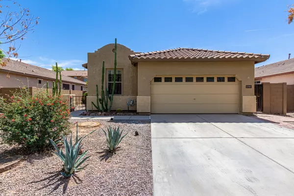 2707 E CANYON CREEK Drive, Gilbert, AZ 85295