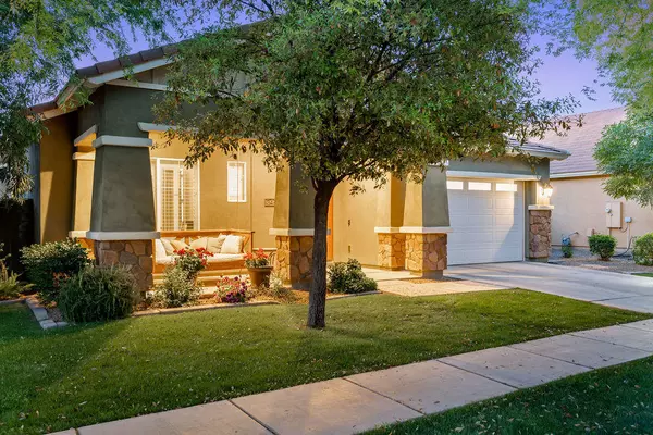 3452 E COMSTOCK Drive, Gilbert, AZ 85296