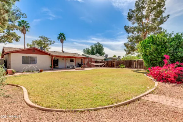 Chandler, AZ 85225,802 W BROOKS Street